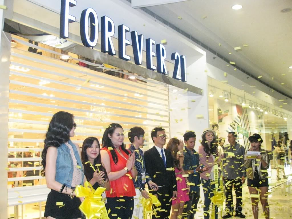 forever_21_sm_moa_opening