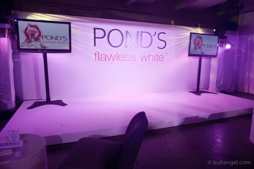 ponds_flawless_white