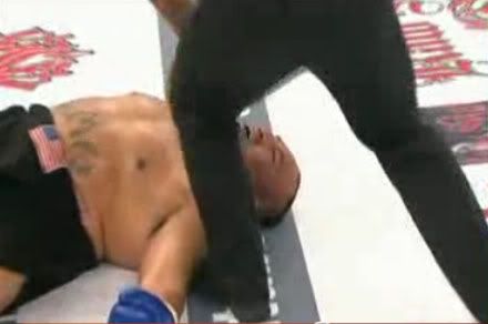 VIDEO – Mighty Mo vs Sergei Kharitonov – United Glory Moscow Kickboxing (May 28, 2011)