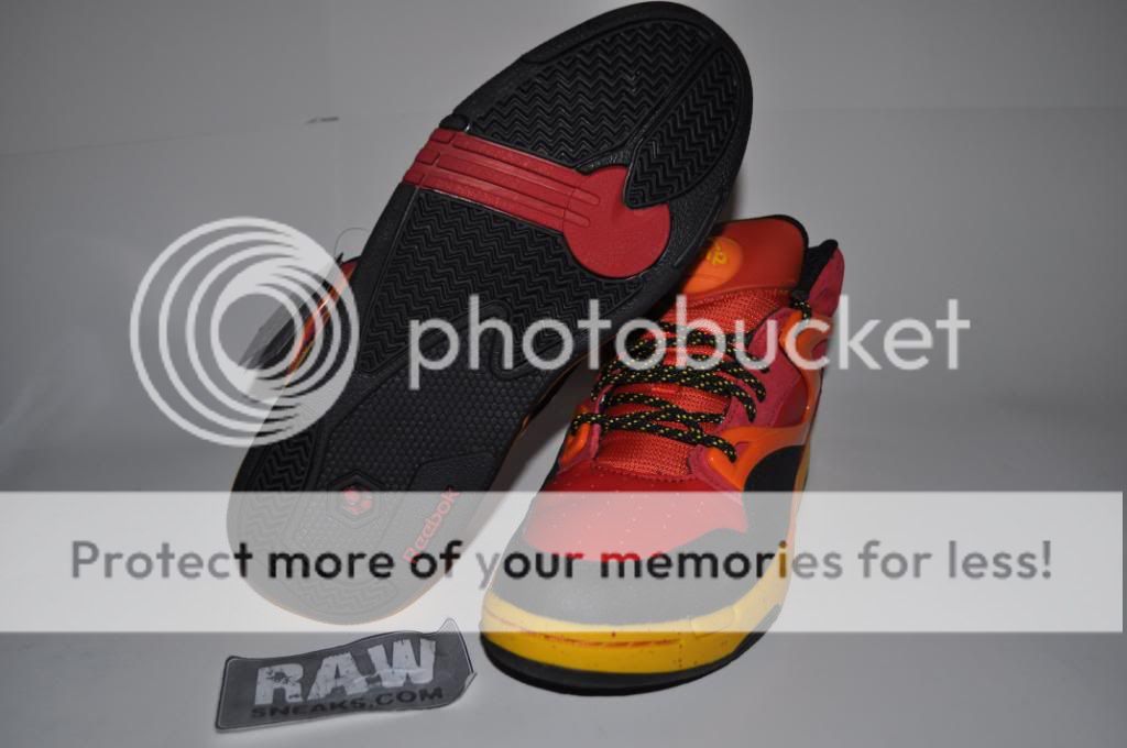 Reebok Pump Omni Lite Elements Fire US 8  9.5  