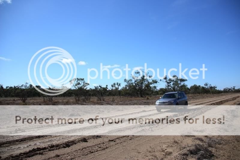 menindee_road2.jpg